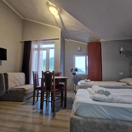 Hotel Rosi Gusinje ภายนอก รูปภาพ
