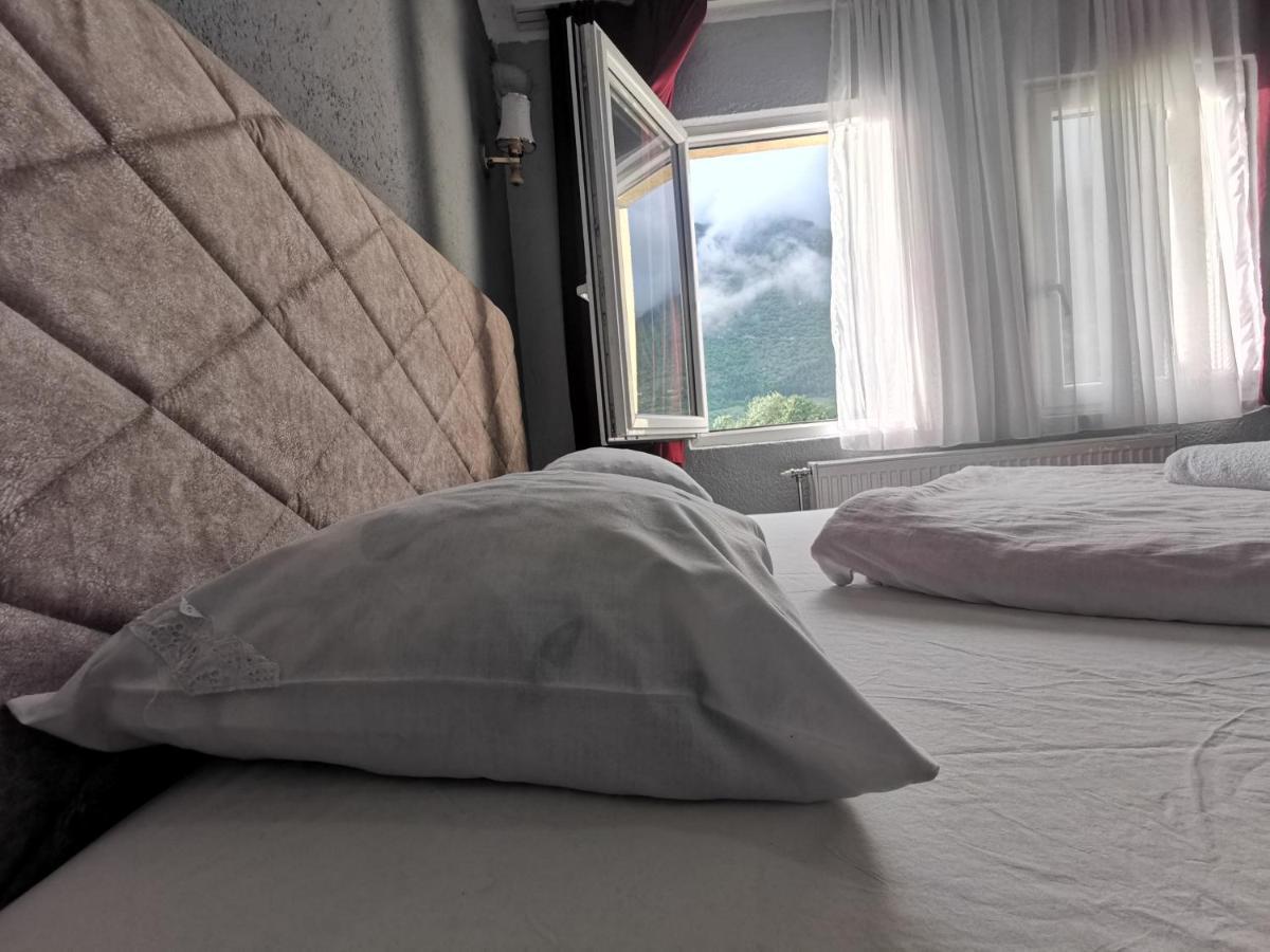 Hotel Rosi Gusinje ภายนอก รูปภาพ